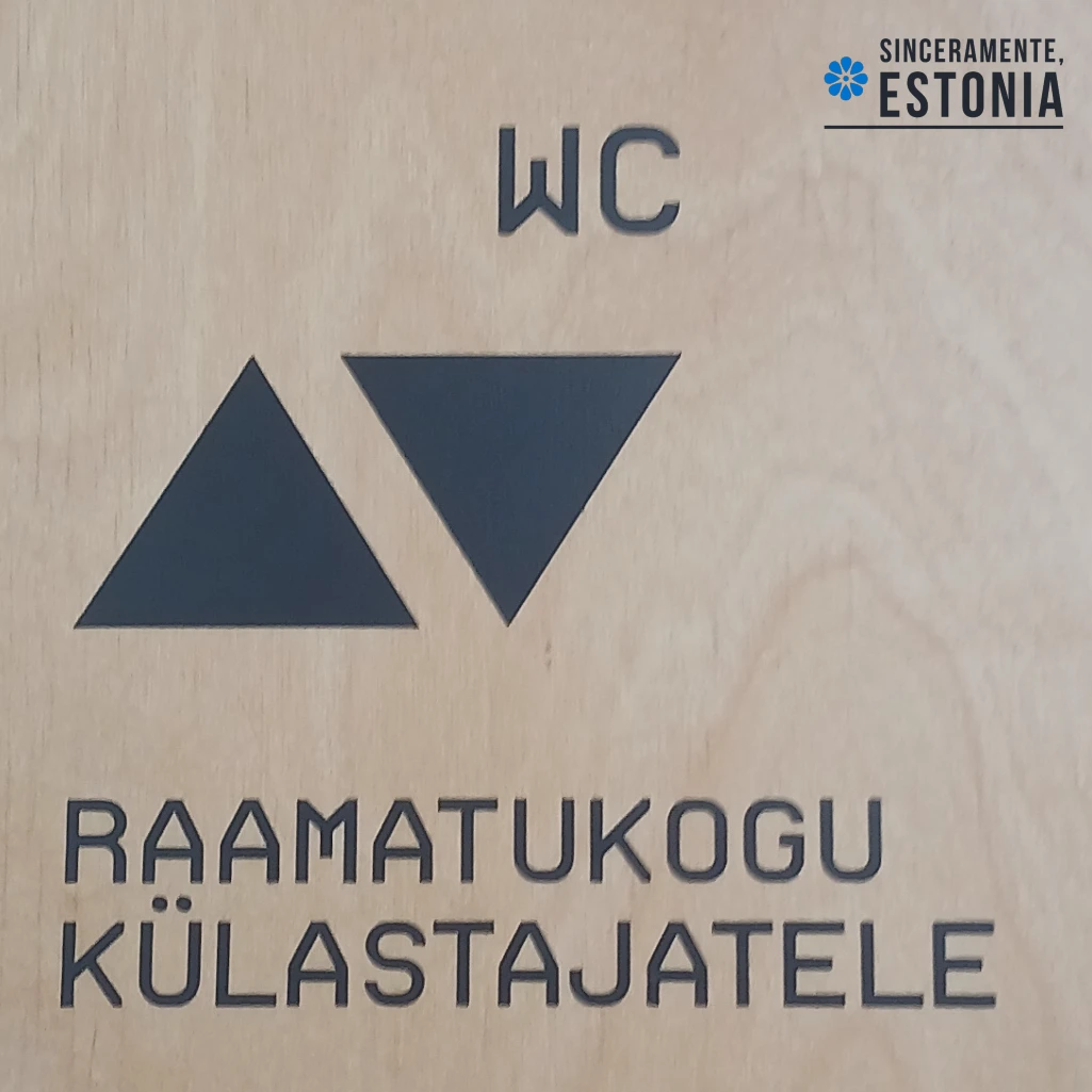 Triángulos en un Cuarto de Baño de Estonia